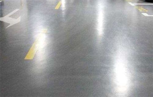 怎樣才能確保自己選的環氧地坪漆產品質量是好的,其實聞聞就行